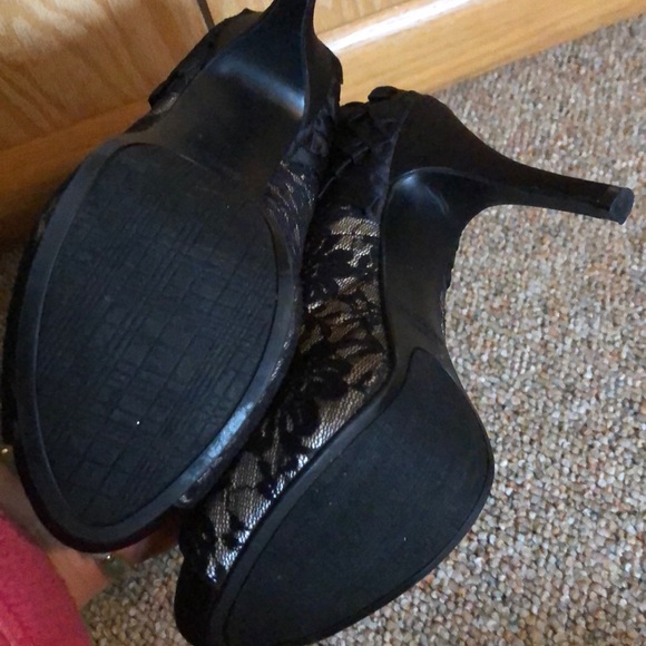 Pumps - Picture 3 of 3